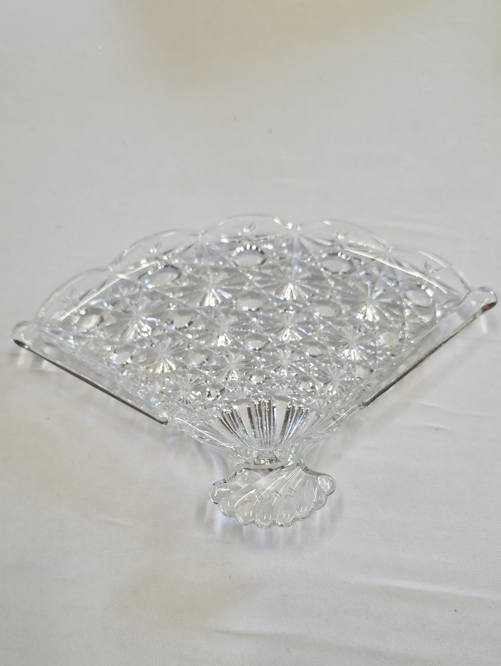 Vintage Avon "Daisy & Button" Crystal Glass Fan Dish c1970s